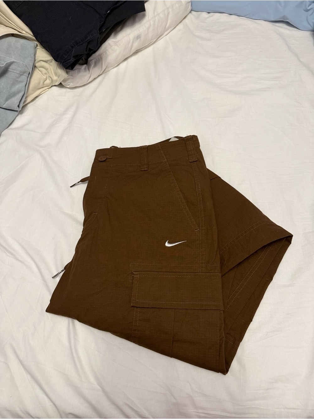 Nike Men's Brown Cargo Pants with White Swoosh